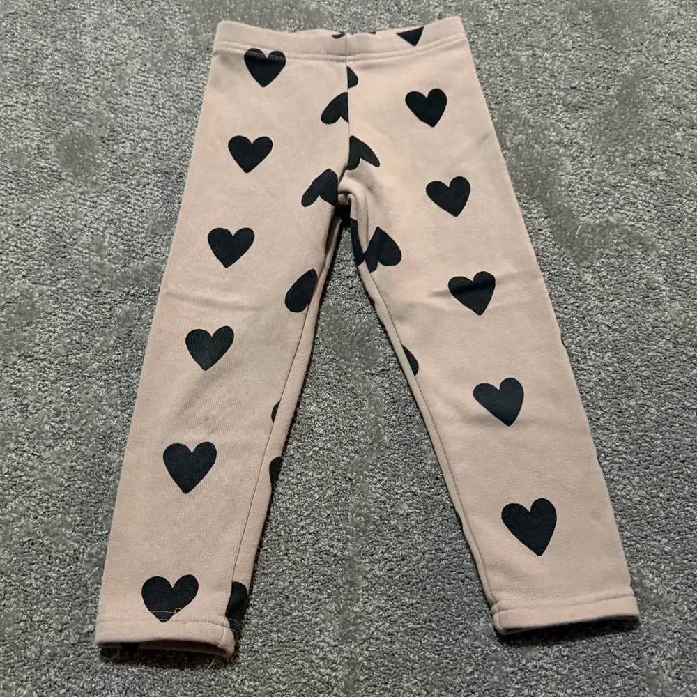 Carter’s 4T girls sweatpants with hearts‎ great condition